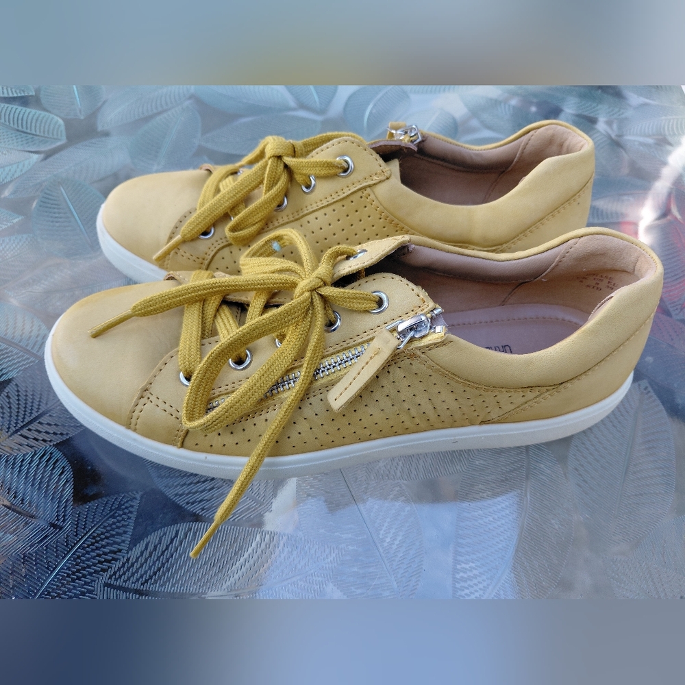 Hotter Women Size Yellow Women's Size 8  Sneakers